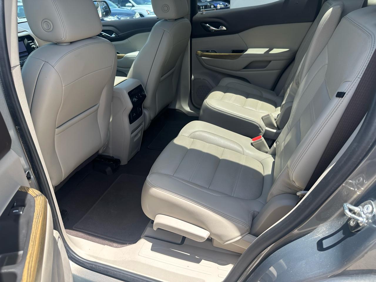 GMC Acadia FWD 4dr Denali 2019