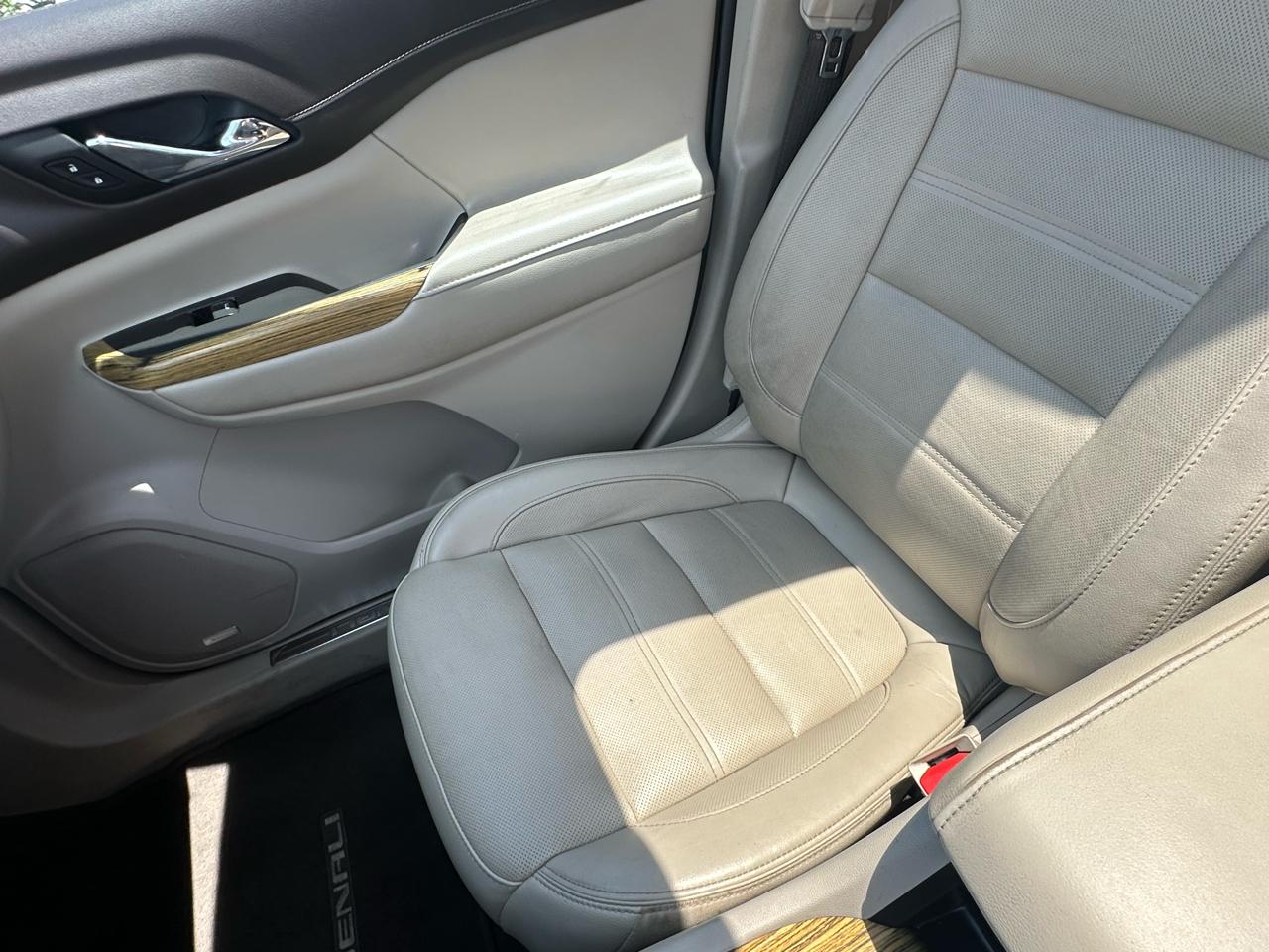 GMC Acadia FWD 4dr Denali 2019
