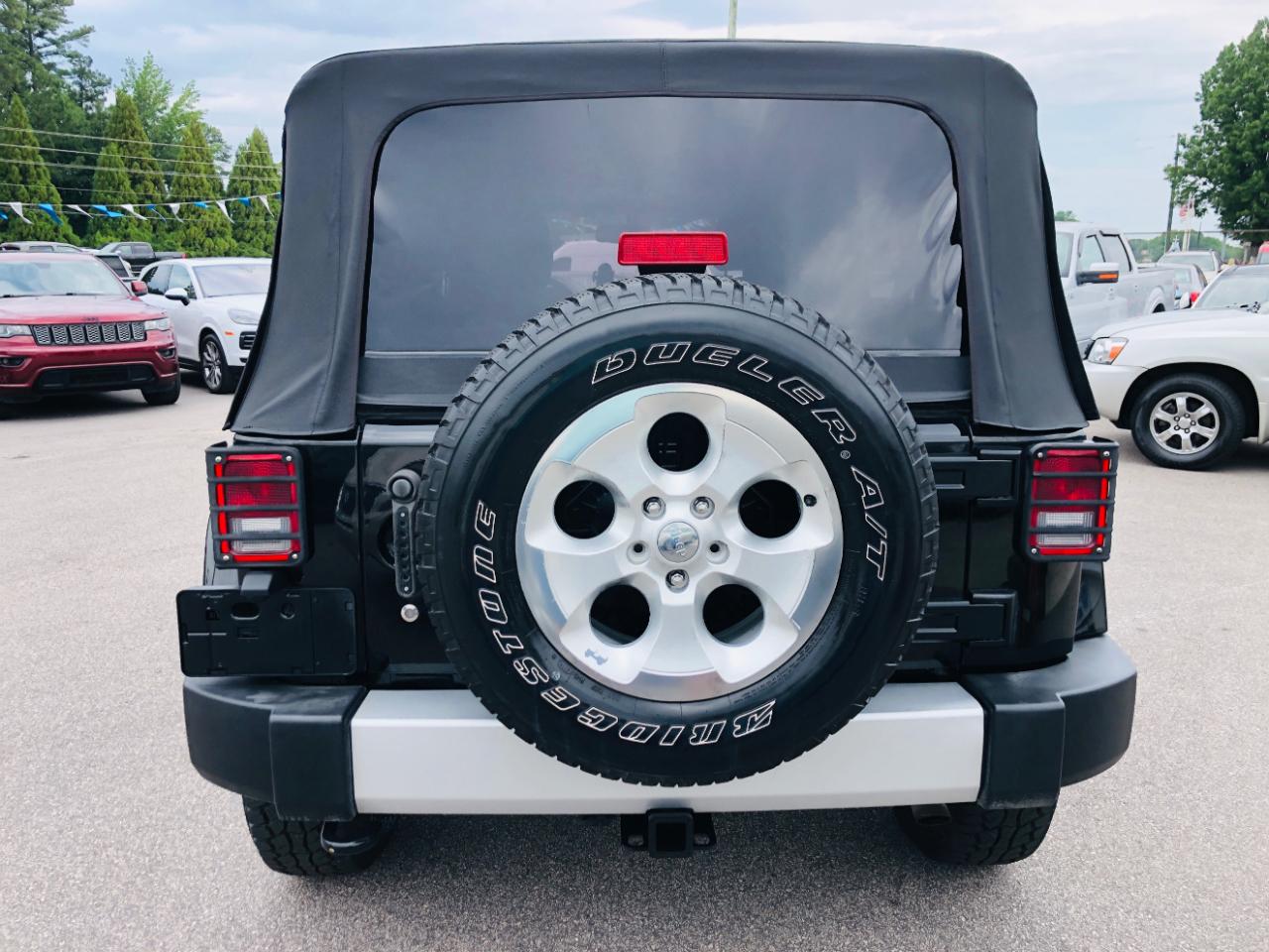 Jeep Wrangler Unlimited 4WD 4dr Sahara 2014