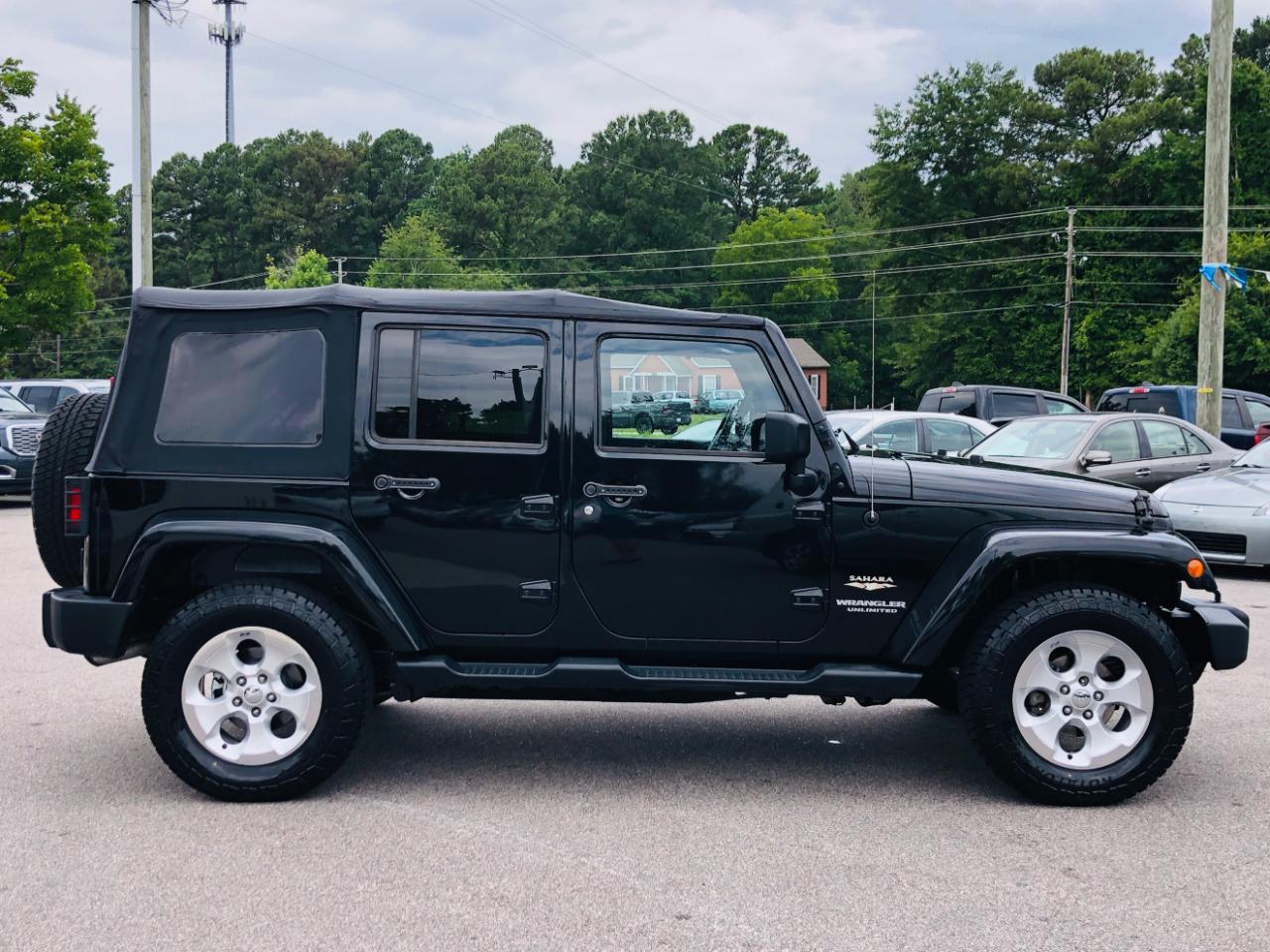 Jeep Wrangler Unlimited 4WD 4dr Sahara 2014
