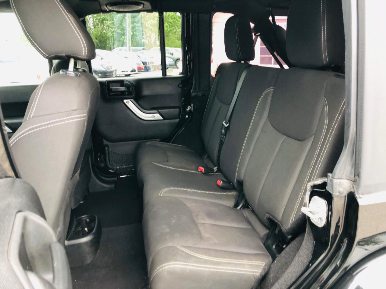 Jeep Wrangler Unlimited 4WD 4dr Sahara 2014