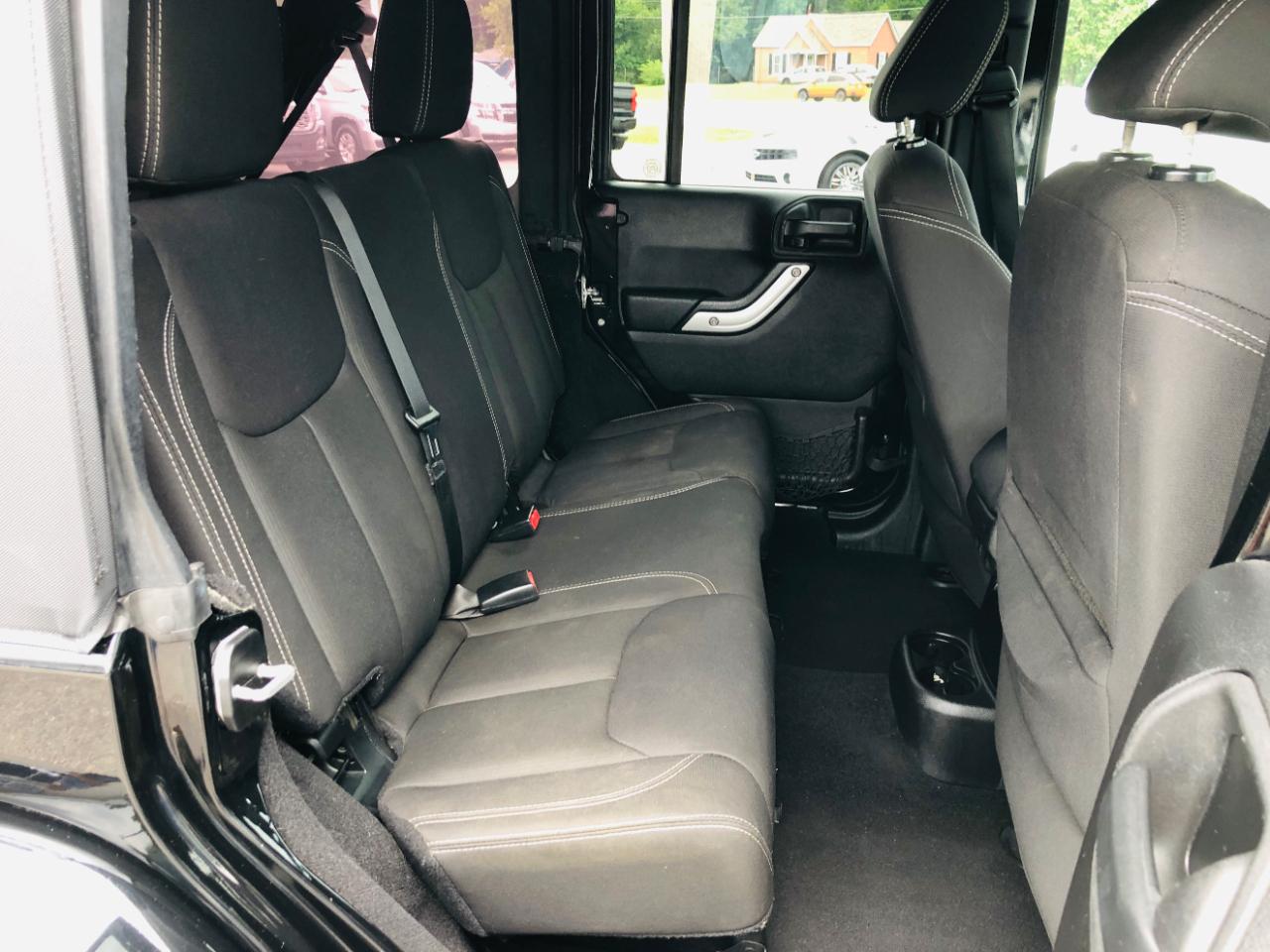 Jeep Wrangler Unlimited 4WD 4dr Sahara 2014