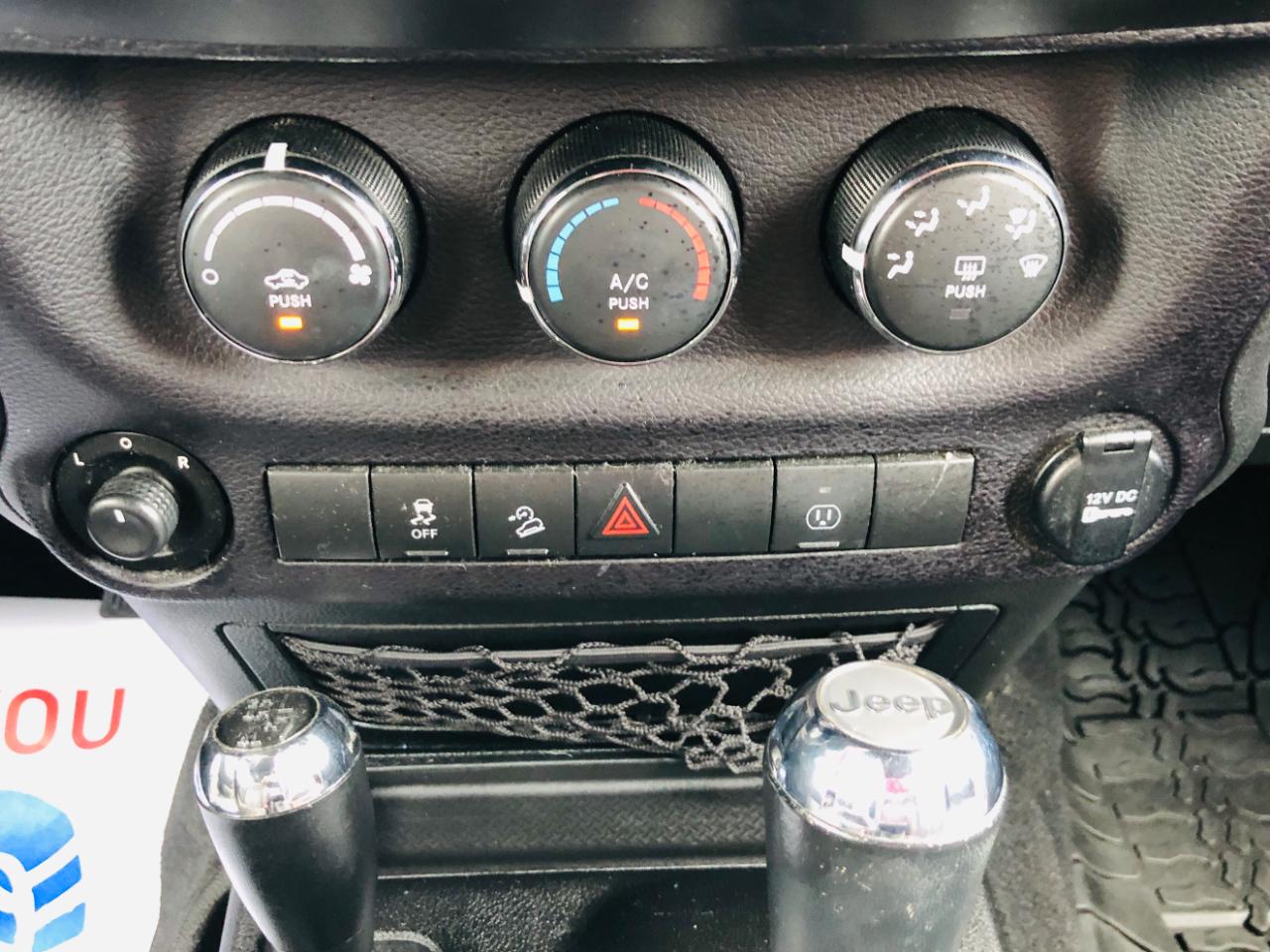 Jeep Wrangler Unlimited 4WD 4dr Sahara 2014