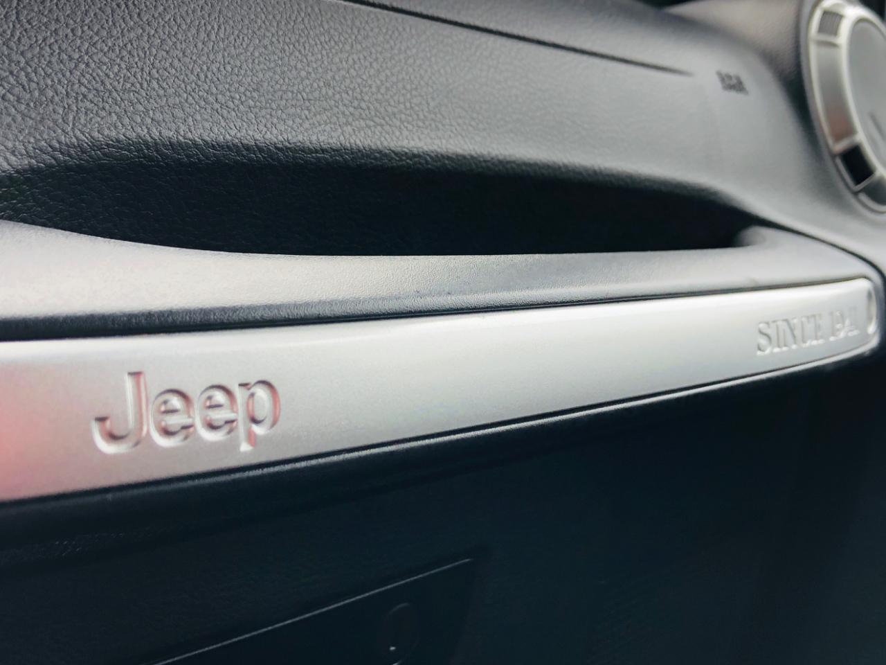 Jeep Wrangler Unlimited 4WD 4dr Sahara 2014
