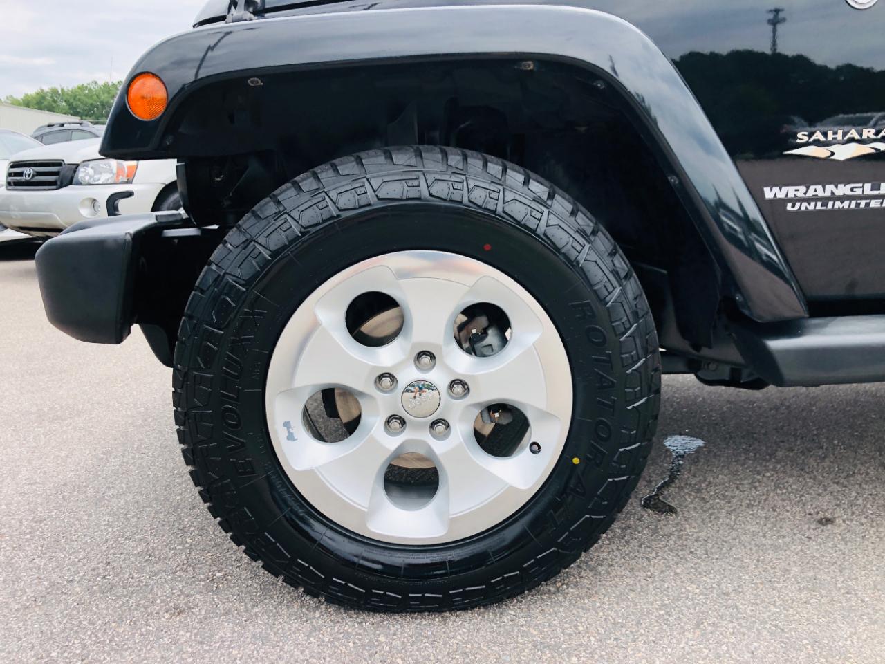 Jeep Wrangler Unlimited 4WD 4dr Sahara 2014