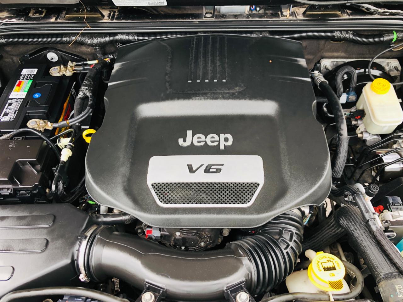 Jeep Wrangler Unlimited 4WD 4dr Sahara 2014