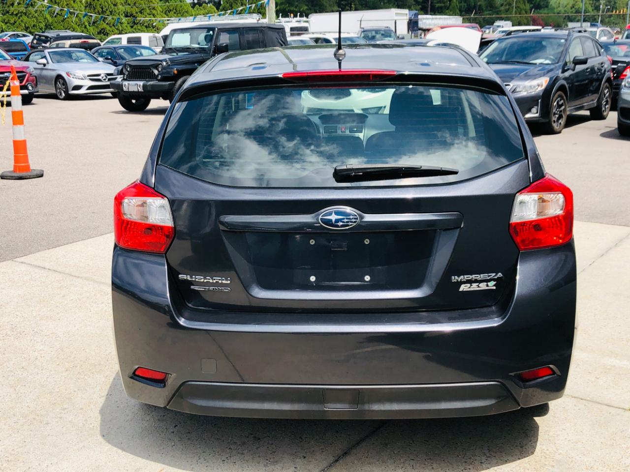 Subaru Impreza Wagon 5dr Auto 2.0i Premium 2013