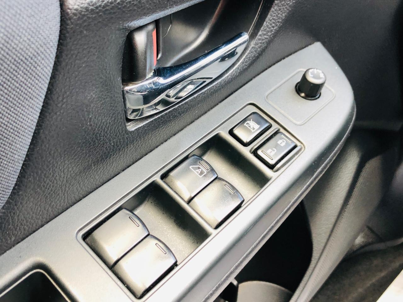 Subaru Impreza Wagon 5dr Auto 2.0i Premium 2013
