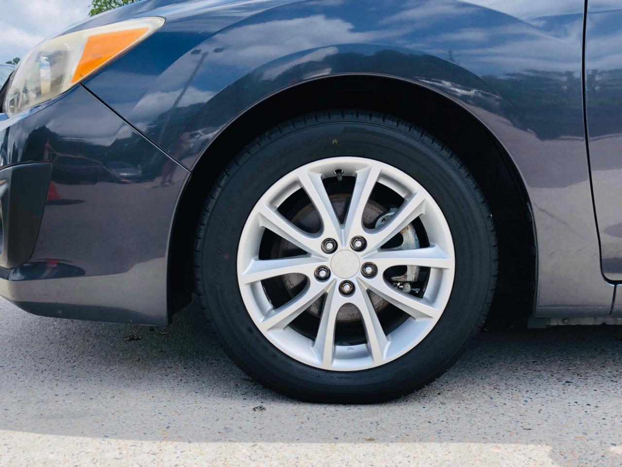 Subaru Impreza Wagon 5dr Auto 2.0i Premium 2013