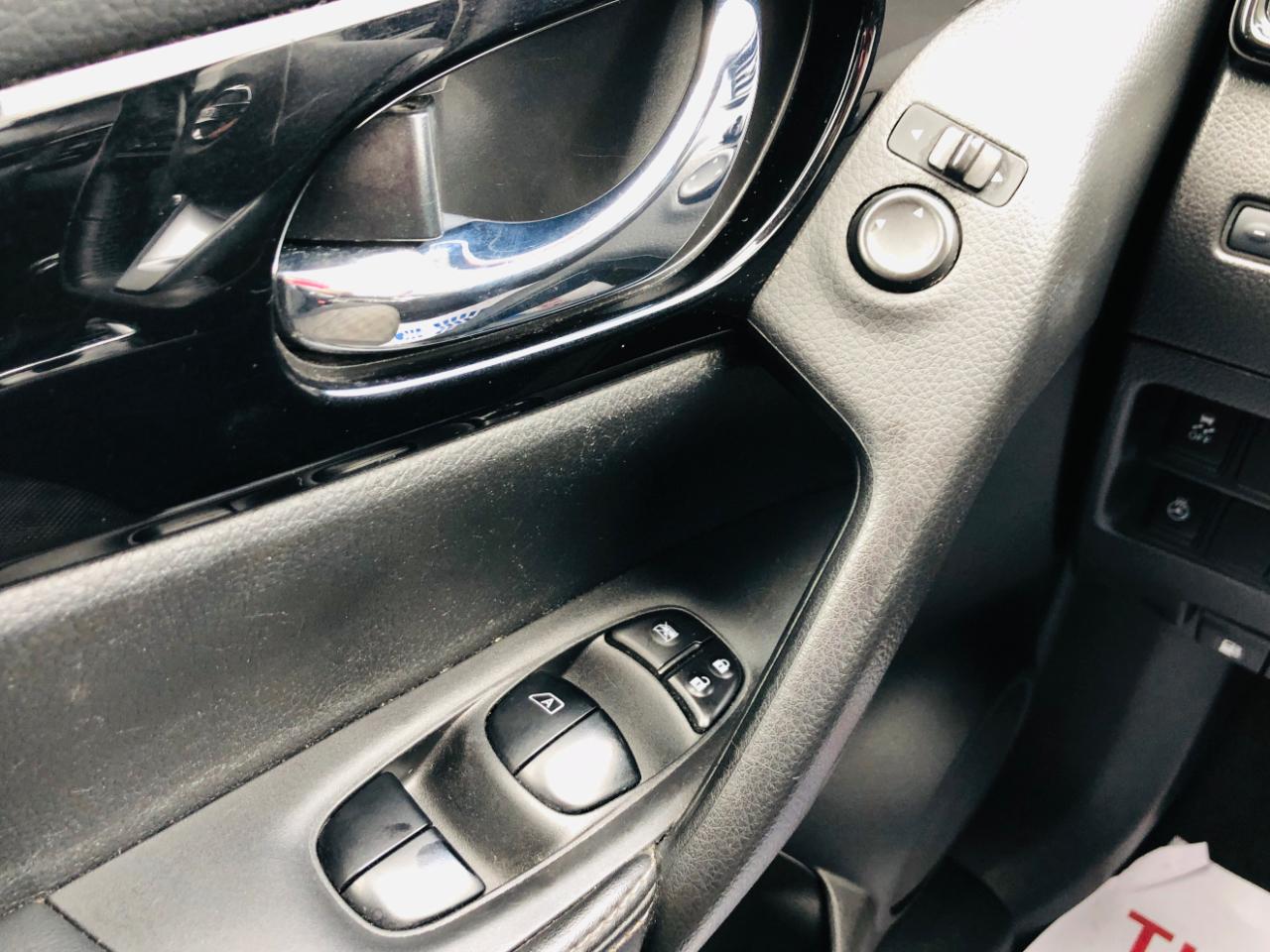 Nissan Rogue Sport FWD SV 2017