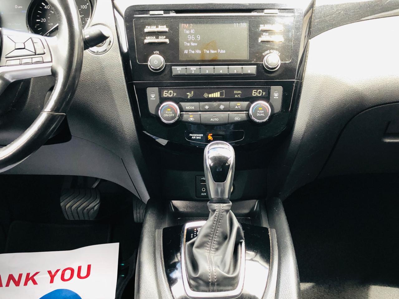 Nissan Rogue Sport FWD SV 2017