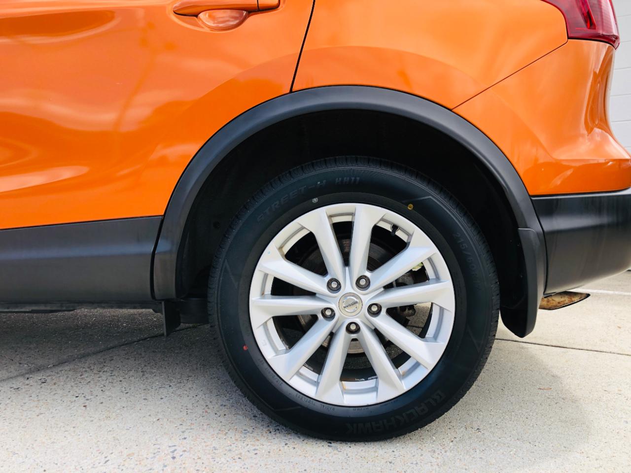 Nissan Rogue Sport FWD SV 2017