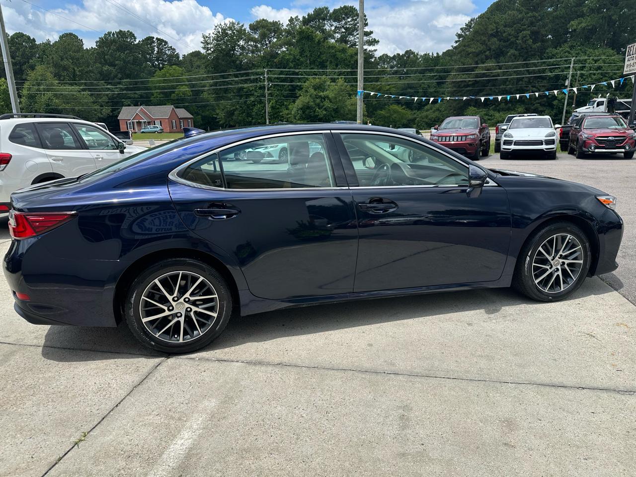 Lexus ES 350 4dr Sdn 2016
