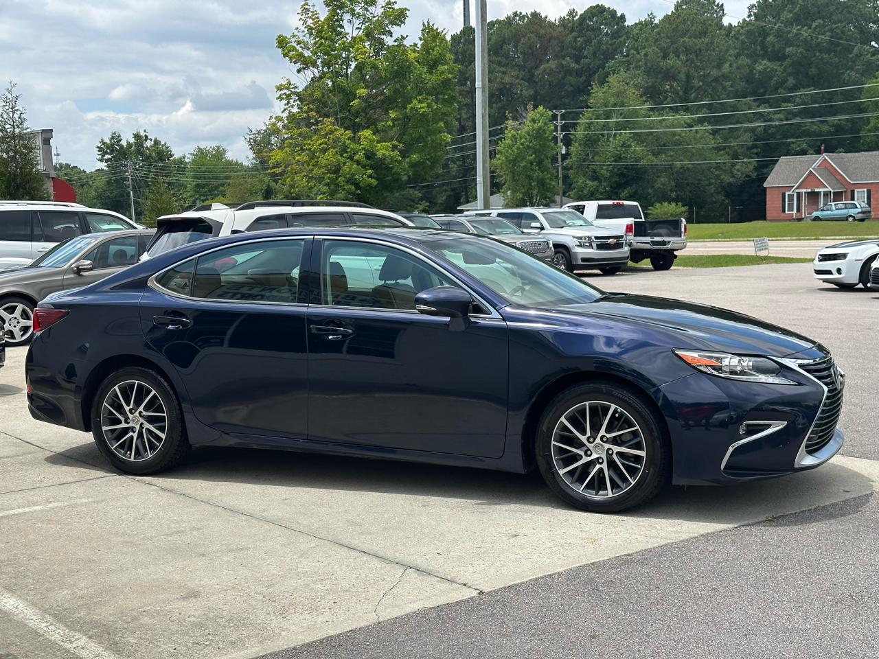 Lexus ES 350 4dr Sdn 2016