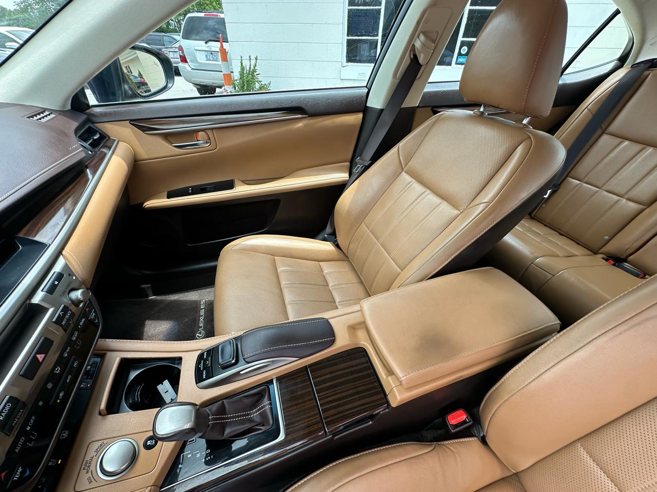 Lexus ES 350 4dr Sdn 2016