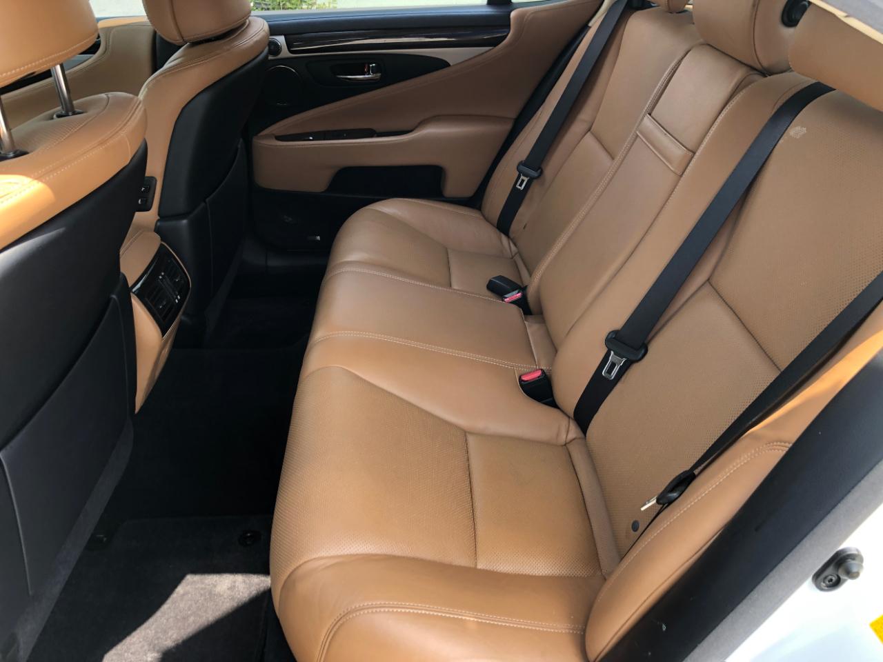Lexus LS 460 4dr Sdn RWD 2013