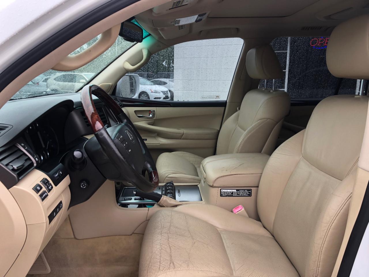 Lexus LX 570 4WD 4dr 2010