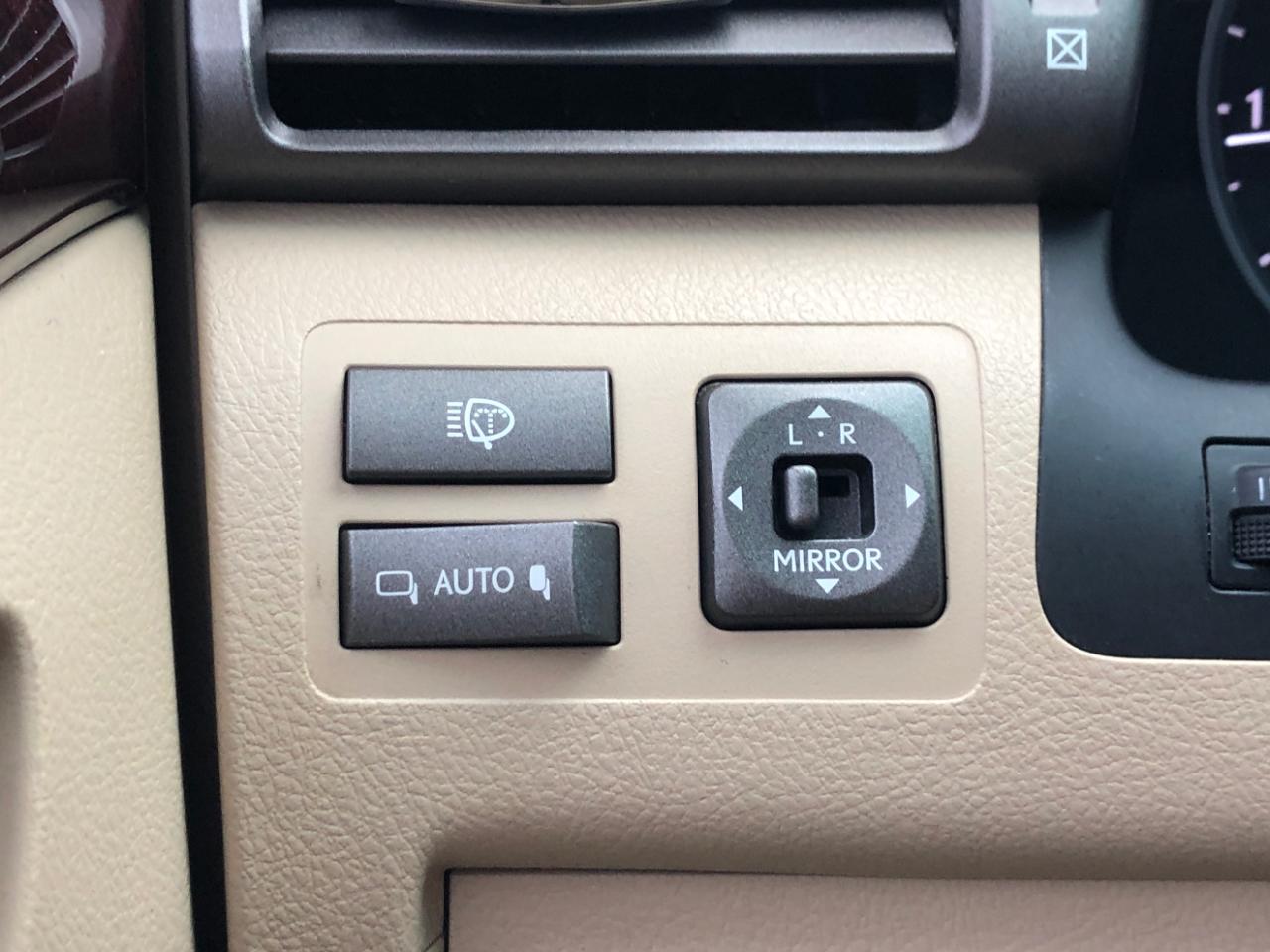 Lexus LX 570 4WD 4dr 2010