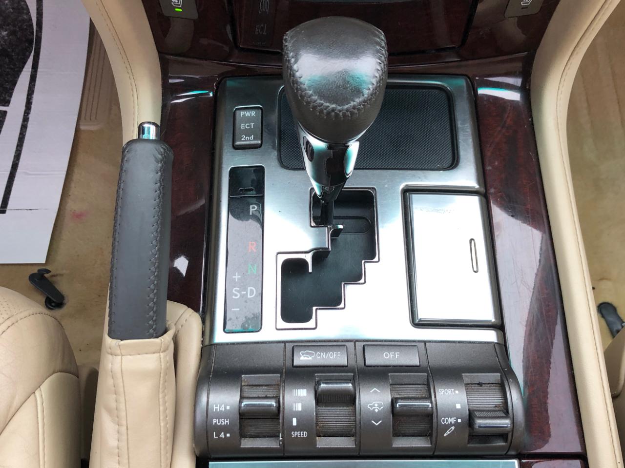 Lexus LX 570 4WD 4dr 2010