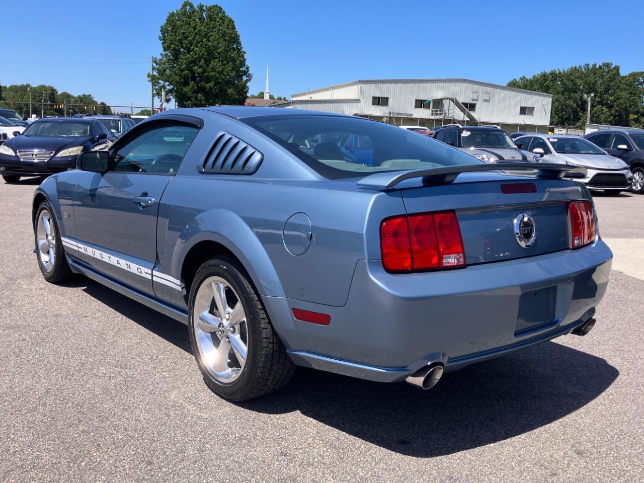 Ford Mustang 2dr Cpe GT Deluxe 2006