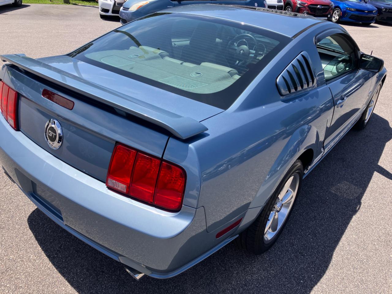 Ford Mustang 2dr Cpe GT Deluxe 2006