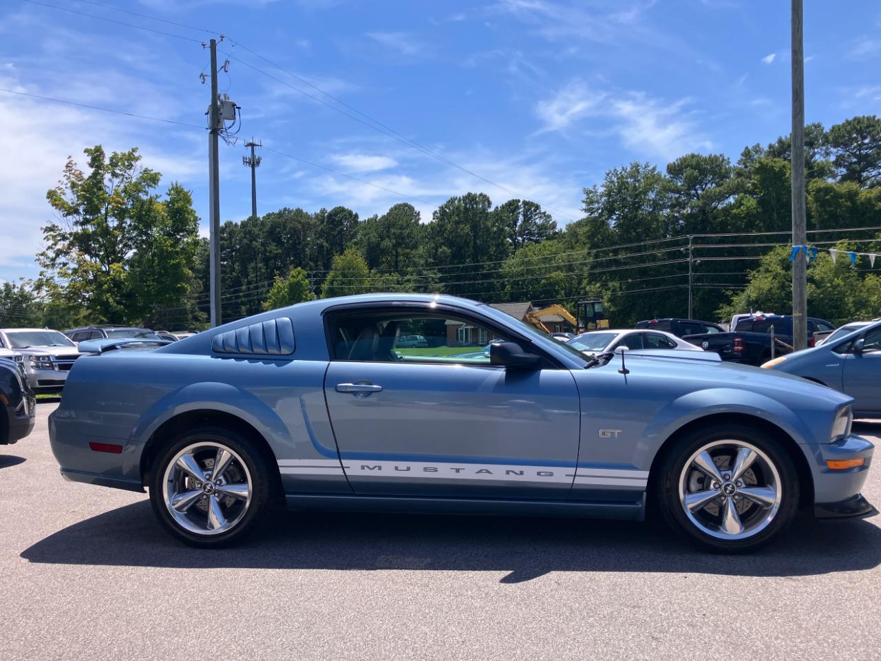 Ford Mustang 2dr Cpe GT Deluxe 2006