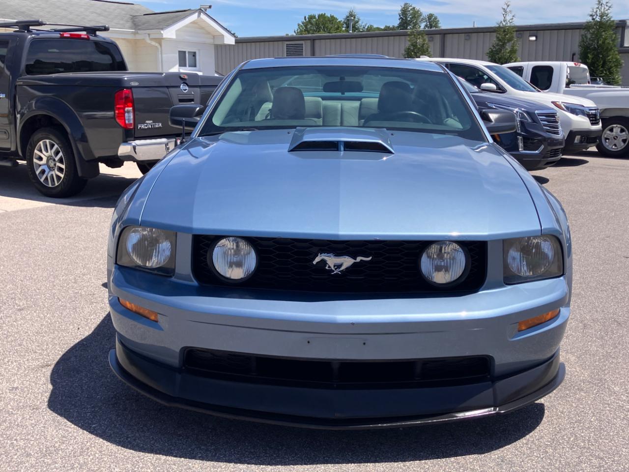 Ford Mustang 2dr Cpe GT Deluxe 2006