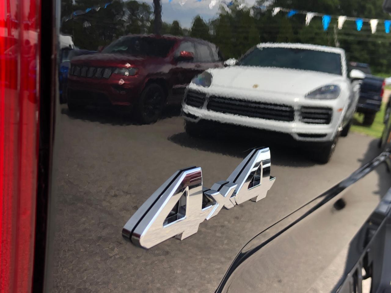 Toyota Tundra 4WD SR5 CrewMax 5.5' Bed 5.7L (Natl) 2018