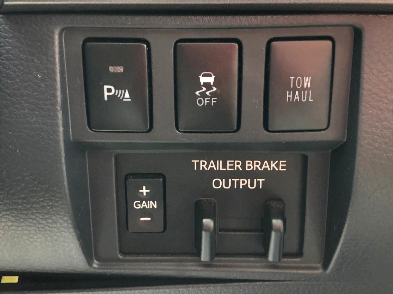 Toyota Tundra 4WD SR5 CrewMax 5.5' Bed 5.7L (Natl) 2018