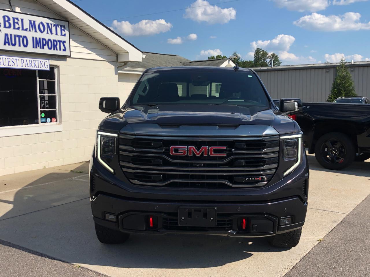 GMC Sierra 1500 4WD Crew Cab 147" AT4 2024