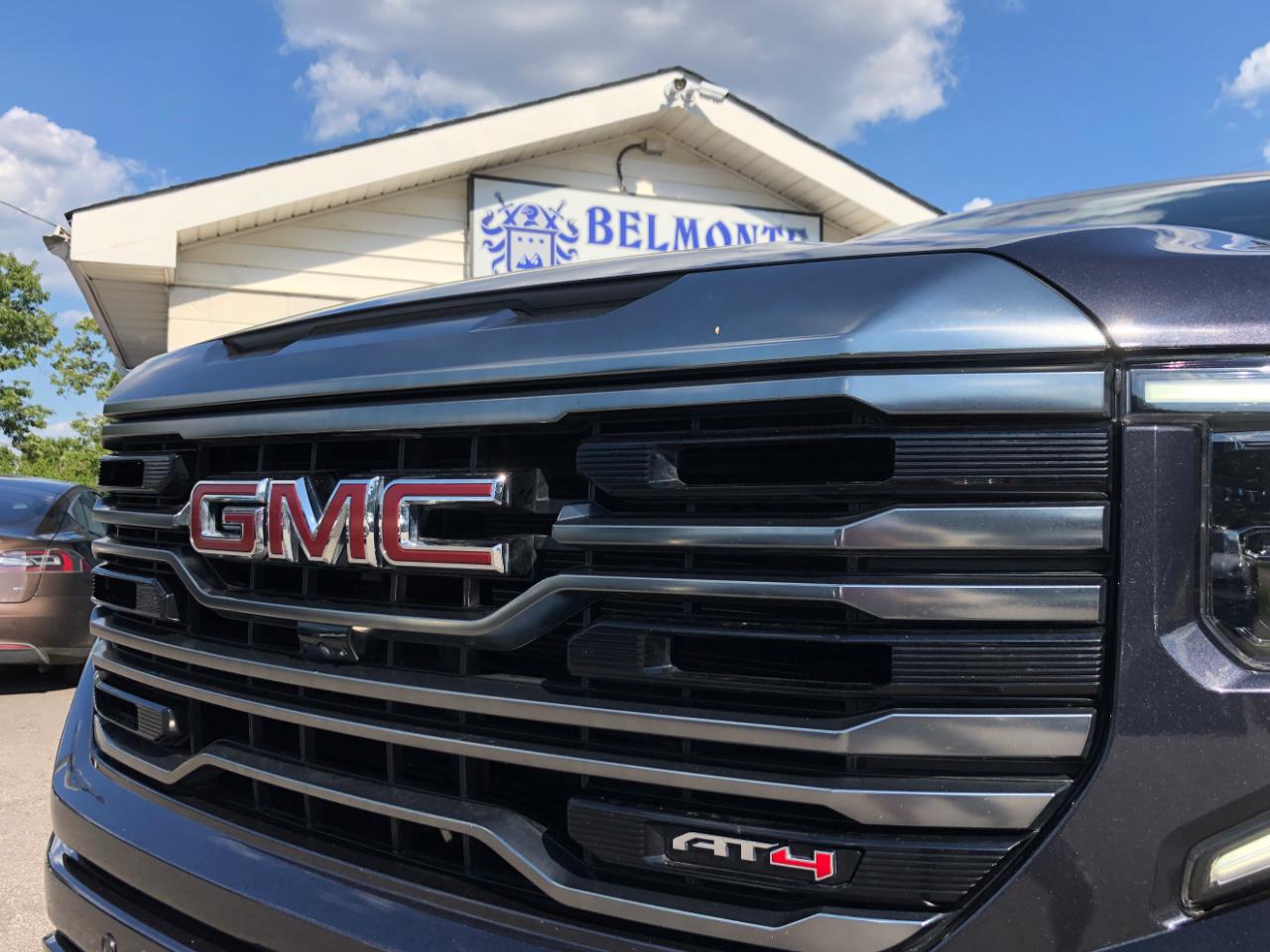 GMC Sierra 1500 4WD Crew Cab 147" AT4 2024