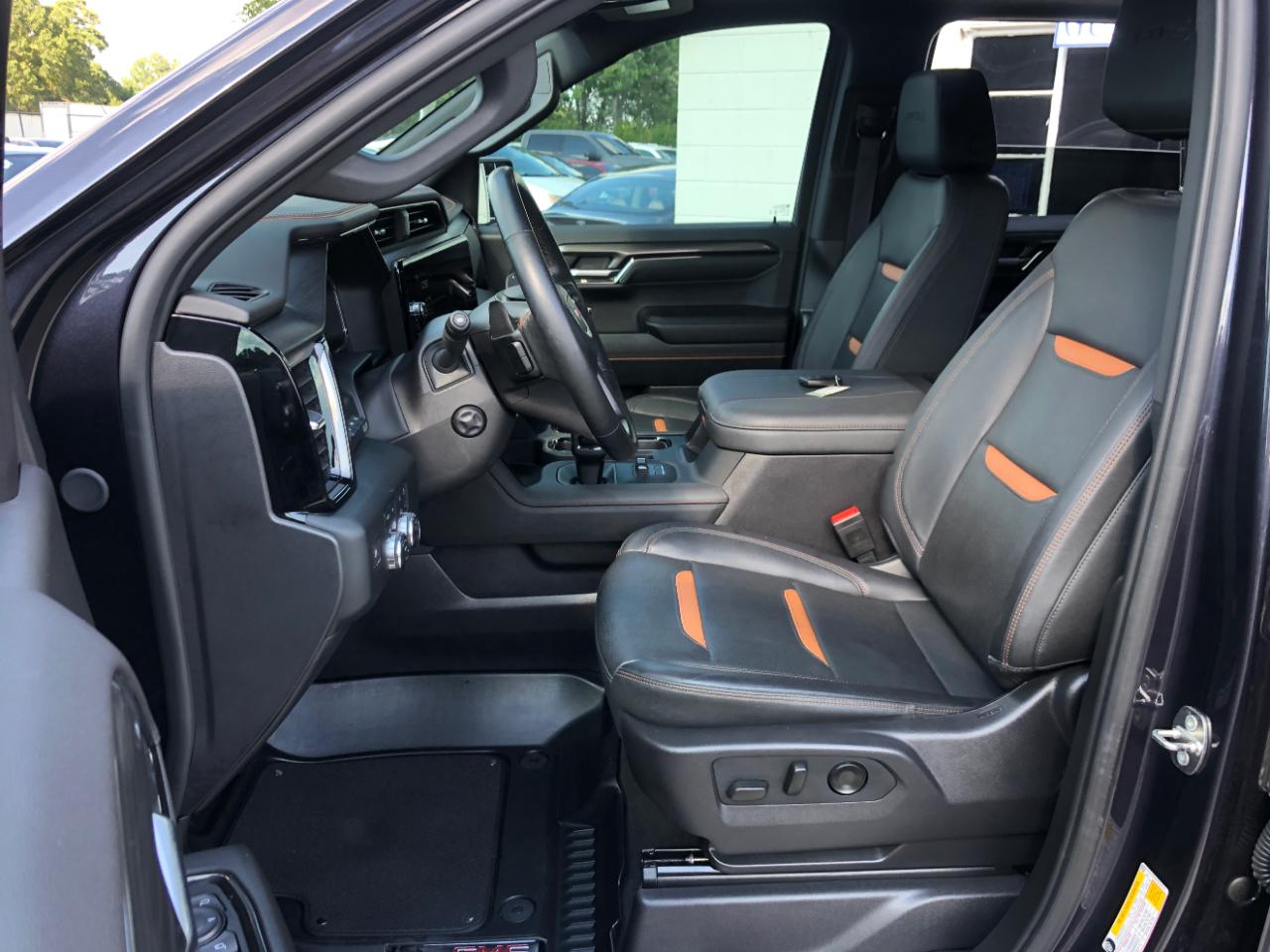 GMC Sierra 1500 4WD Crew Cab 147" AT4 2024