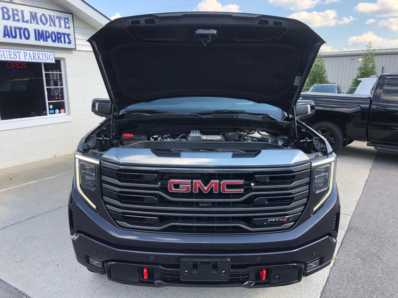 GMC Sierra 1500 4WD Crew Cab 147" AT4 2024