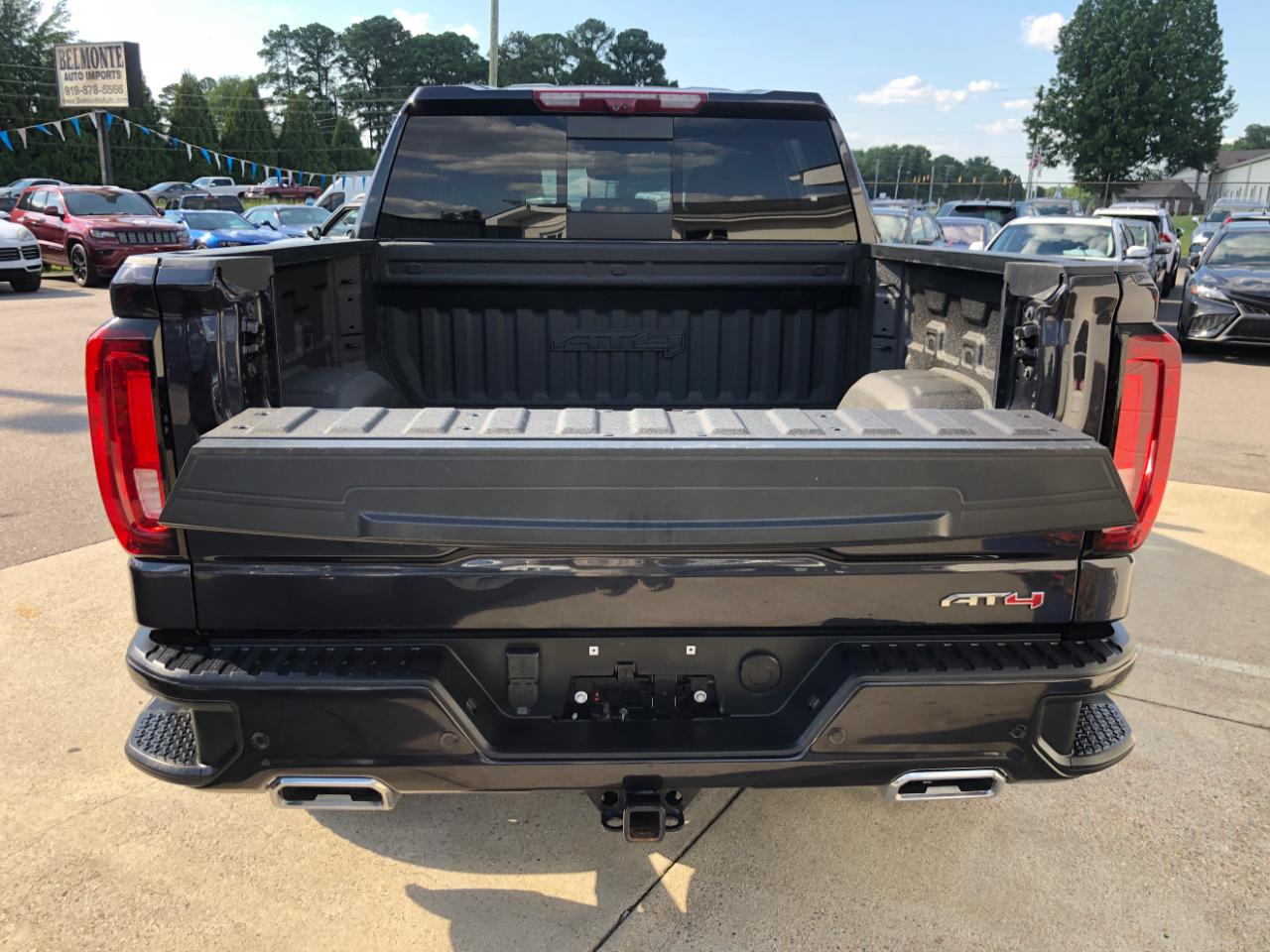 GMC Sierra 1500 4WD Crew Cab 147" AT4 2024