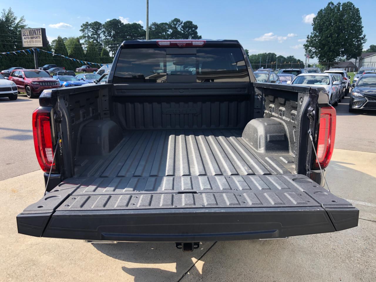 GMC Sierra 1500 4WD Crew Cab 147" AT4 2024