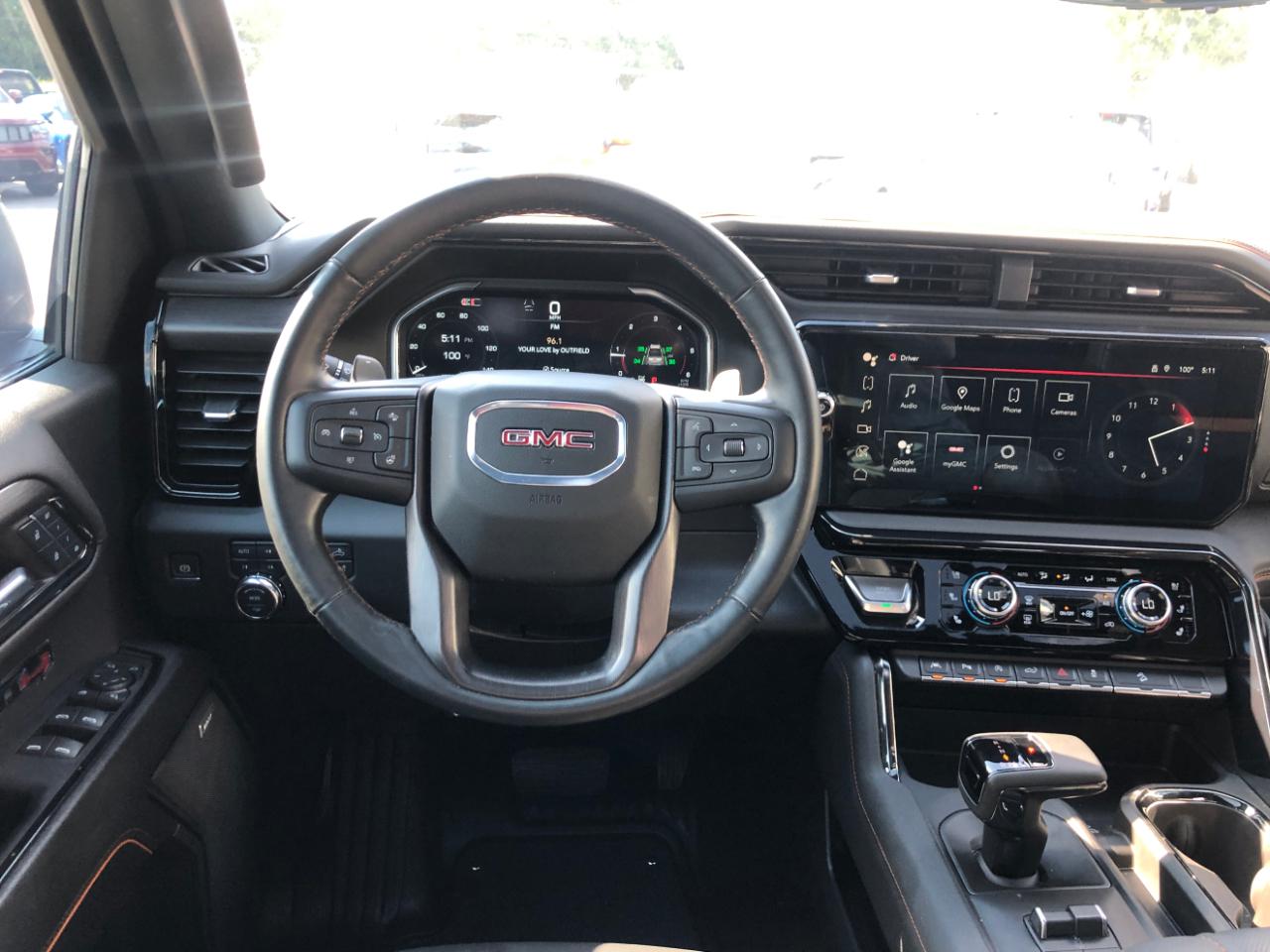 GMC Sierra 1500 4WD Crew Cab 147" AT4 2024