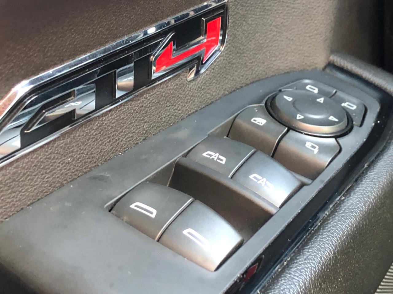 GMC Sierra 1500 4WD Crew Cab 147" AT4 2024