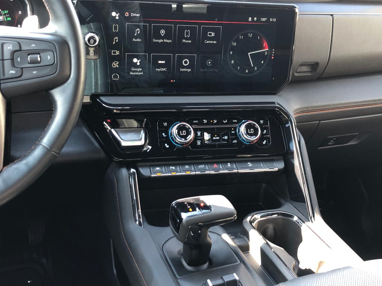 GMC Sierra 1500 4WD Crew Cab 147" AT4 2024