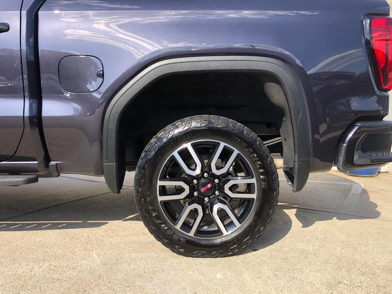 GMC Sierra 1500 4WD Crew Cab 147" AT4 2024