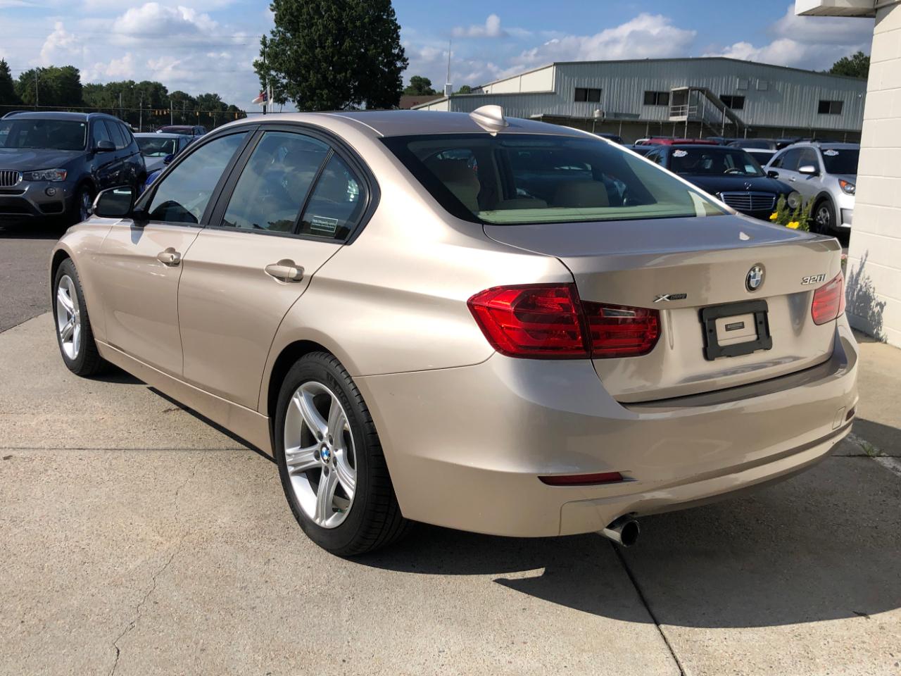 BMW 3 Series 4dr Sdn 320i xDrive AWD 2014