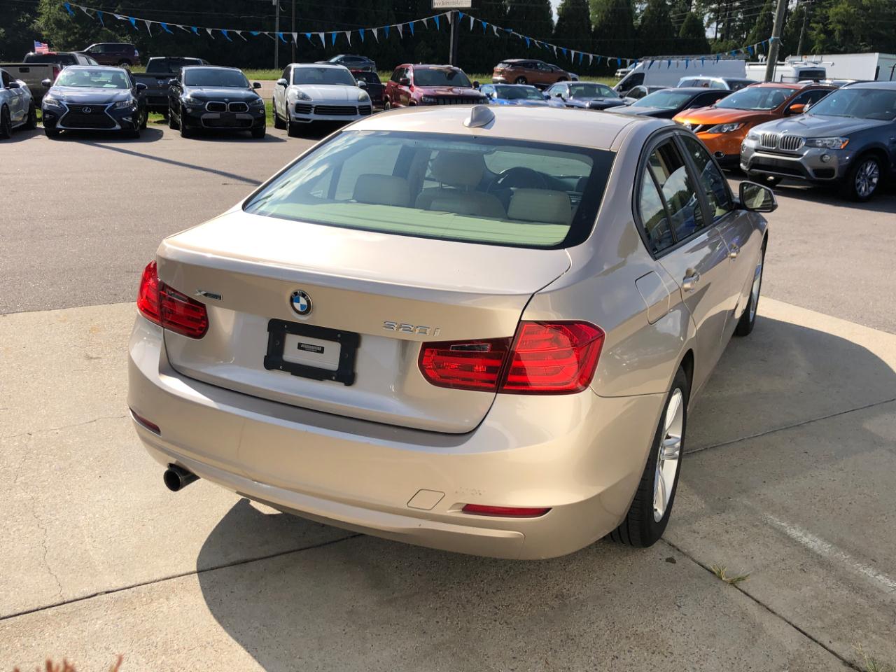 BMW 3 Series 4dr Sdn 320i xDrive AWD 2014