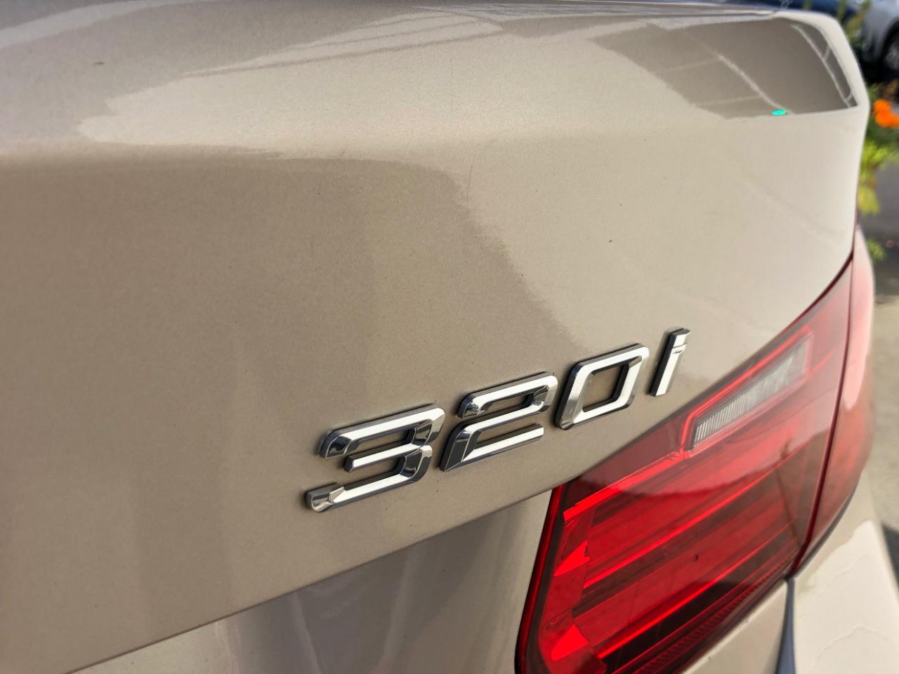 BMW 3 Series 4dr Sdn 320i xDrive AWD 2014
