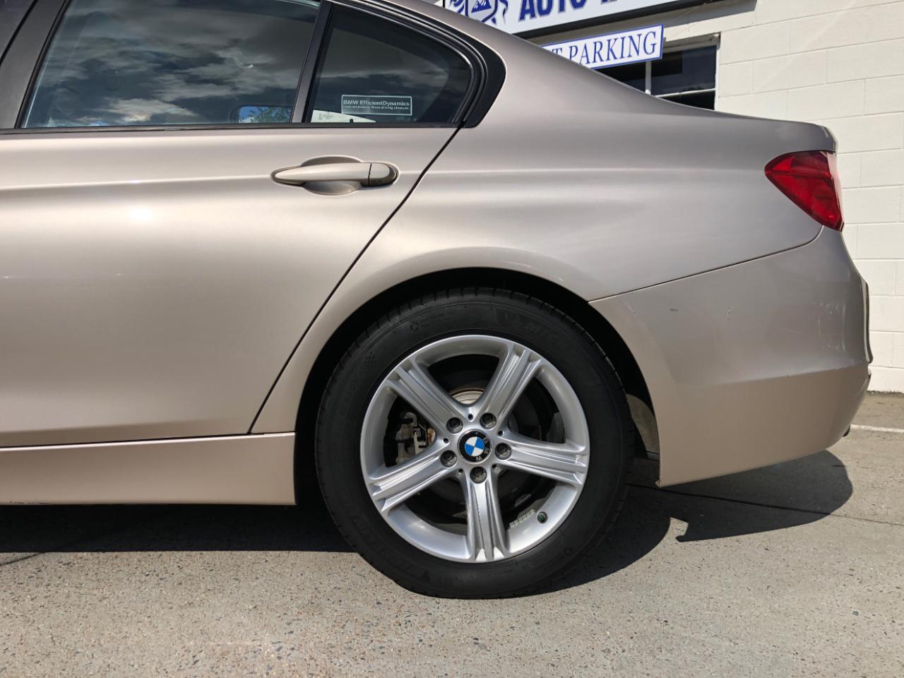 BMW 3 Series 4dr Sdn 320i xDrive AWD 2014