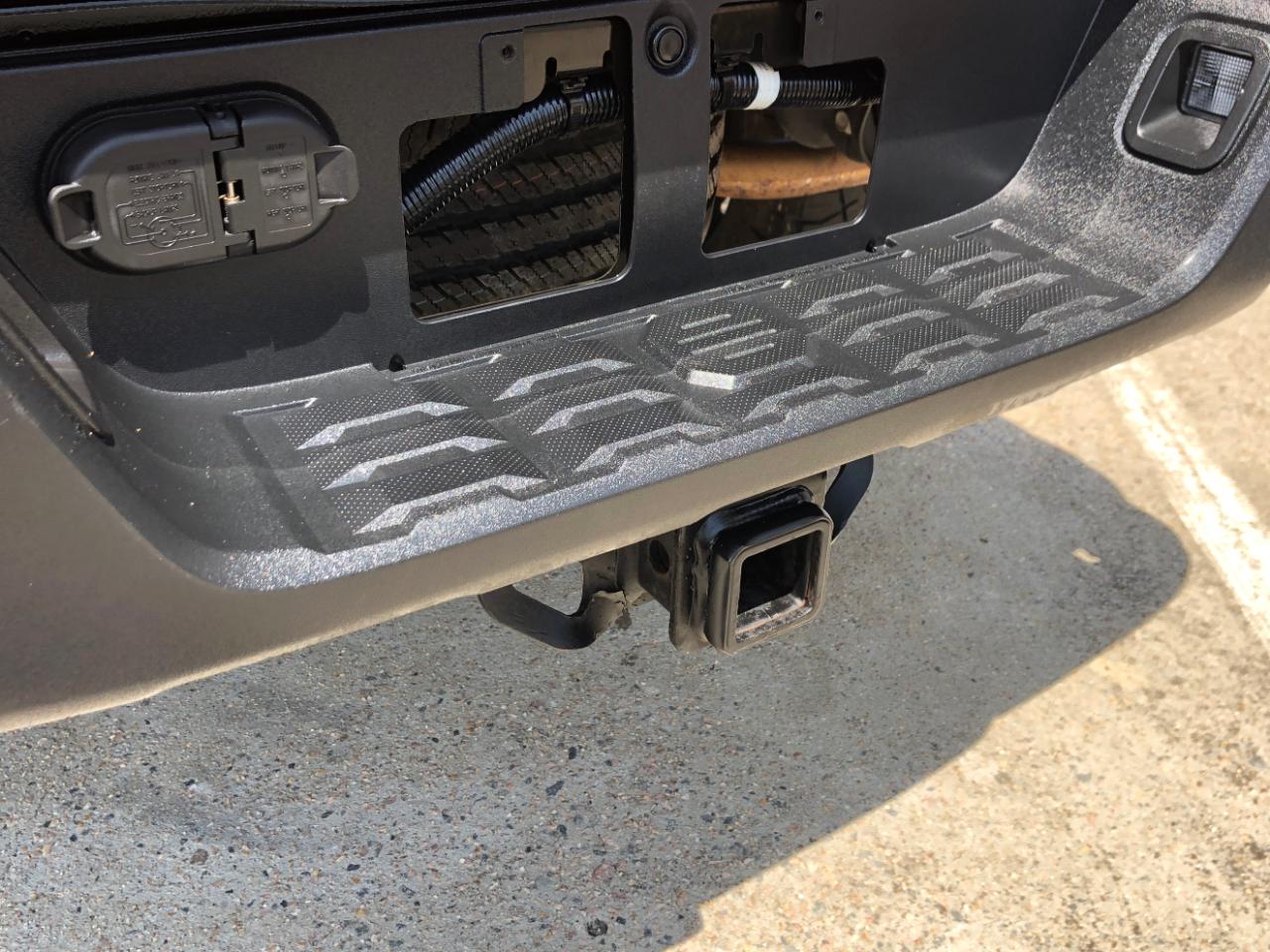 Toyota Tacoma 4WD SR5 Double Cab 6' Bed V6 AT (Natl) 2020