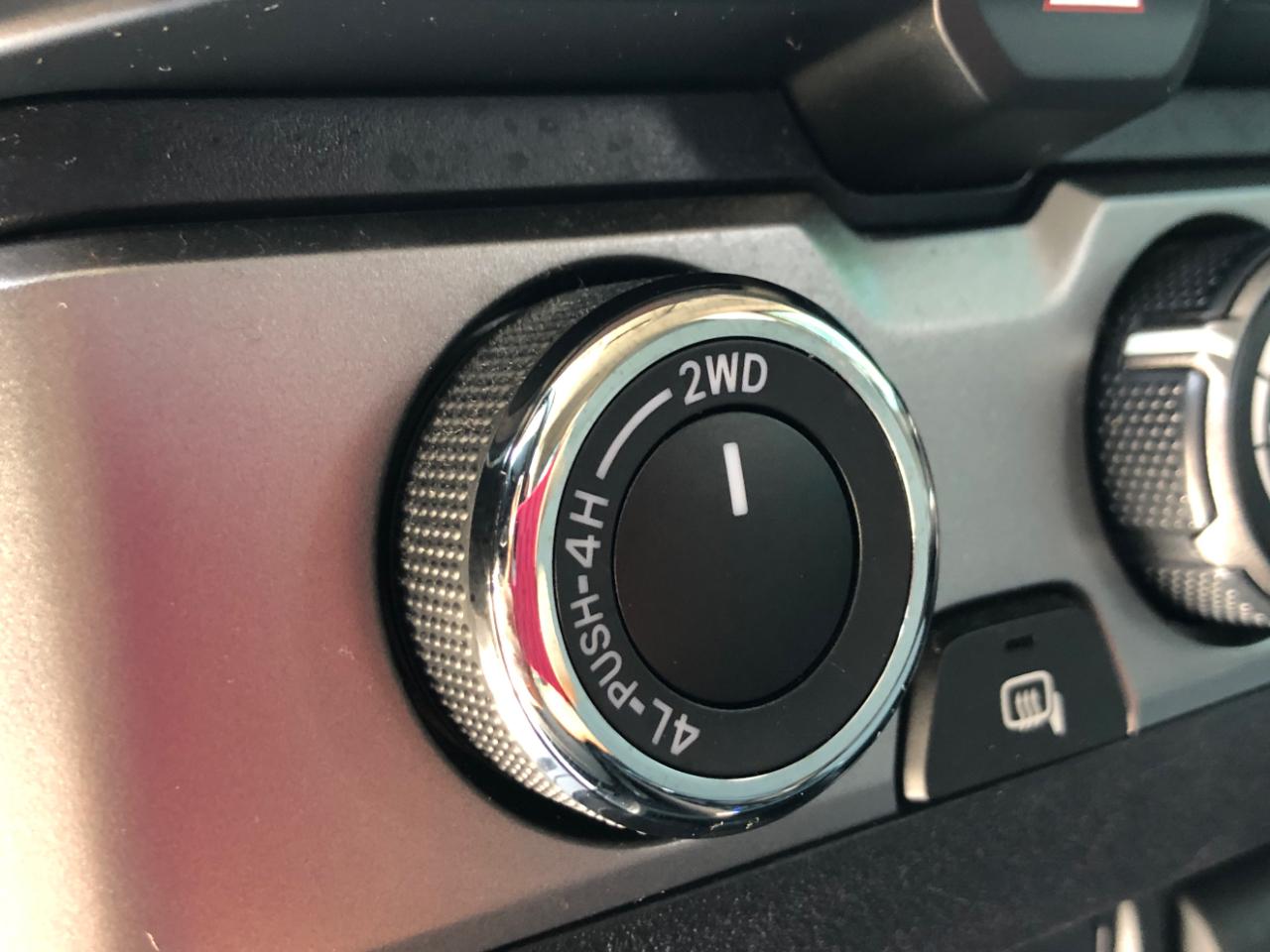 Toyota Tacoma 4WD SR5 Double Cab 6' Bed V6 AT (Natl) 2020