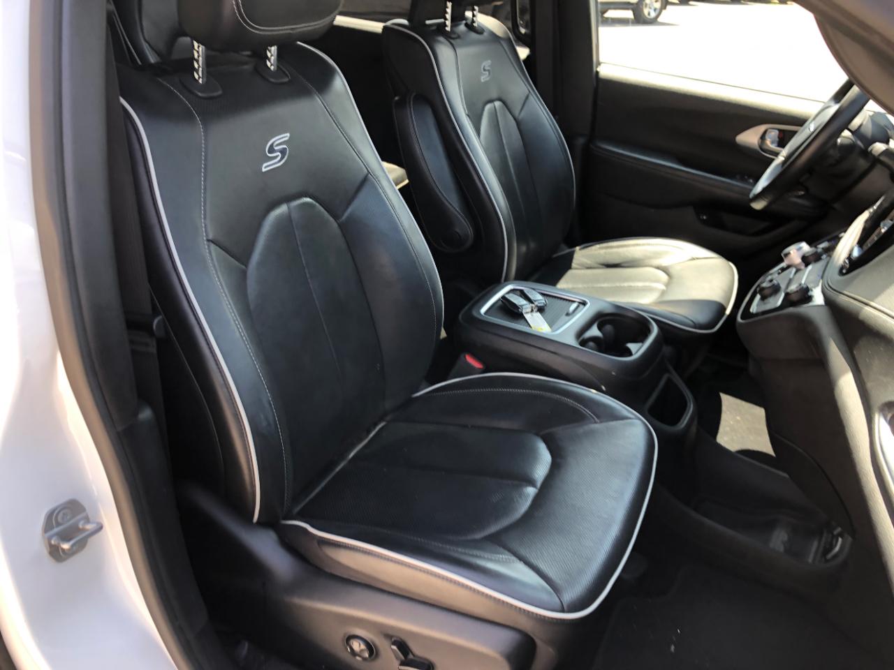 Chrysler Pacifica Hybrid Limited FWD 2020