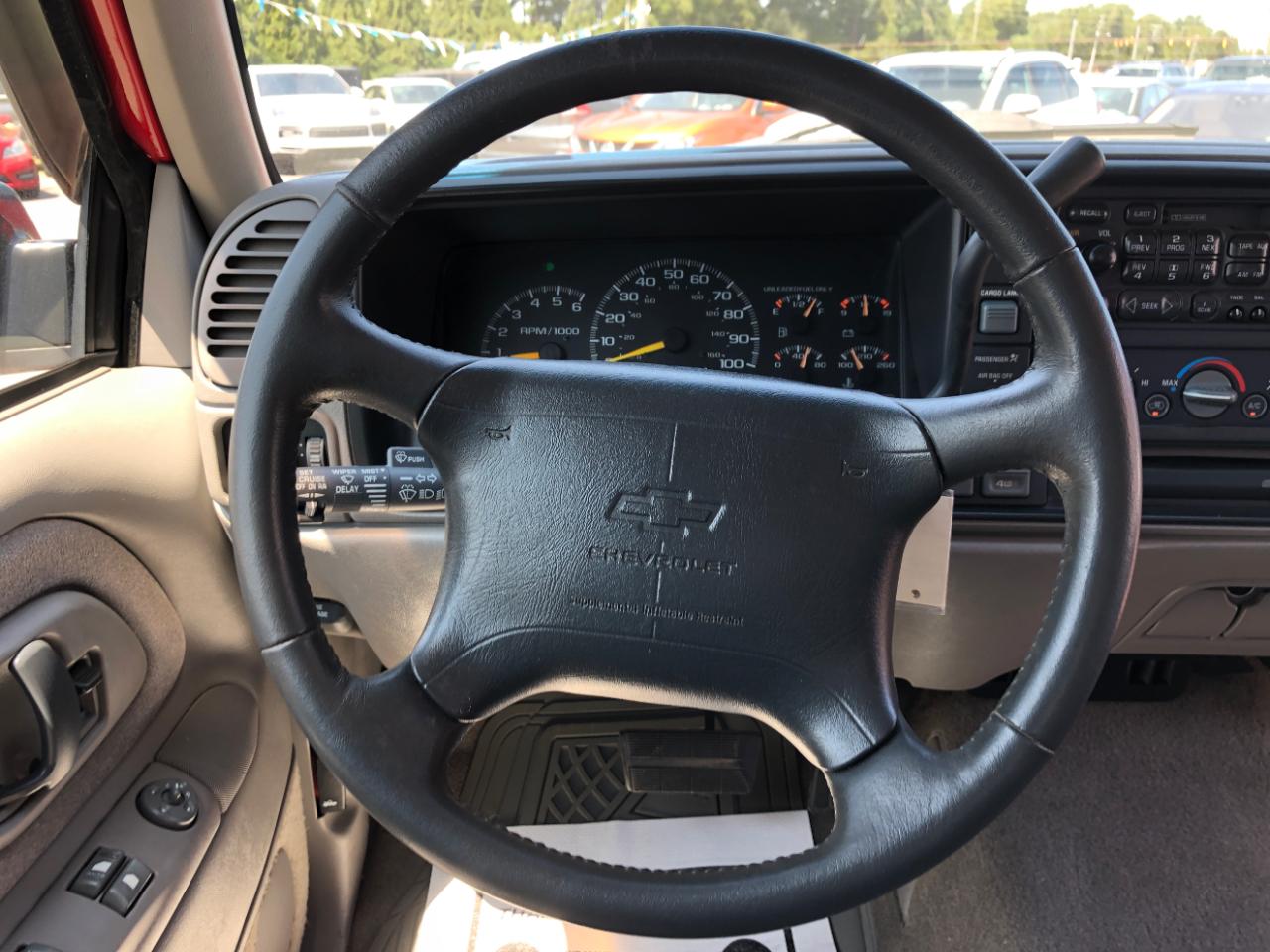 Chevrolet C/K 1500 Ext Cab 141.5" WB 4WD 1997