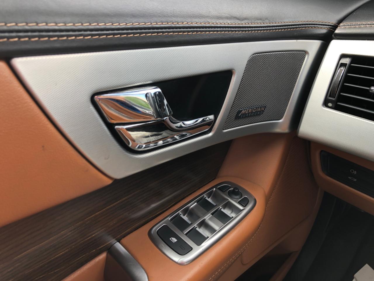 Jaguar XF 4dr Sdn V6 Sport AWD 2015