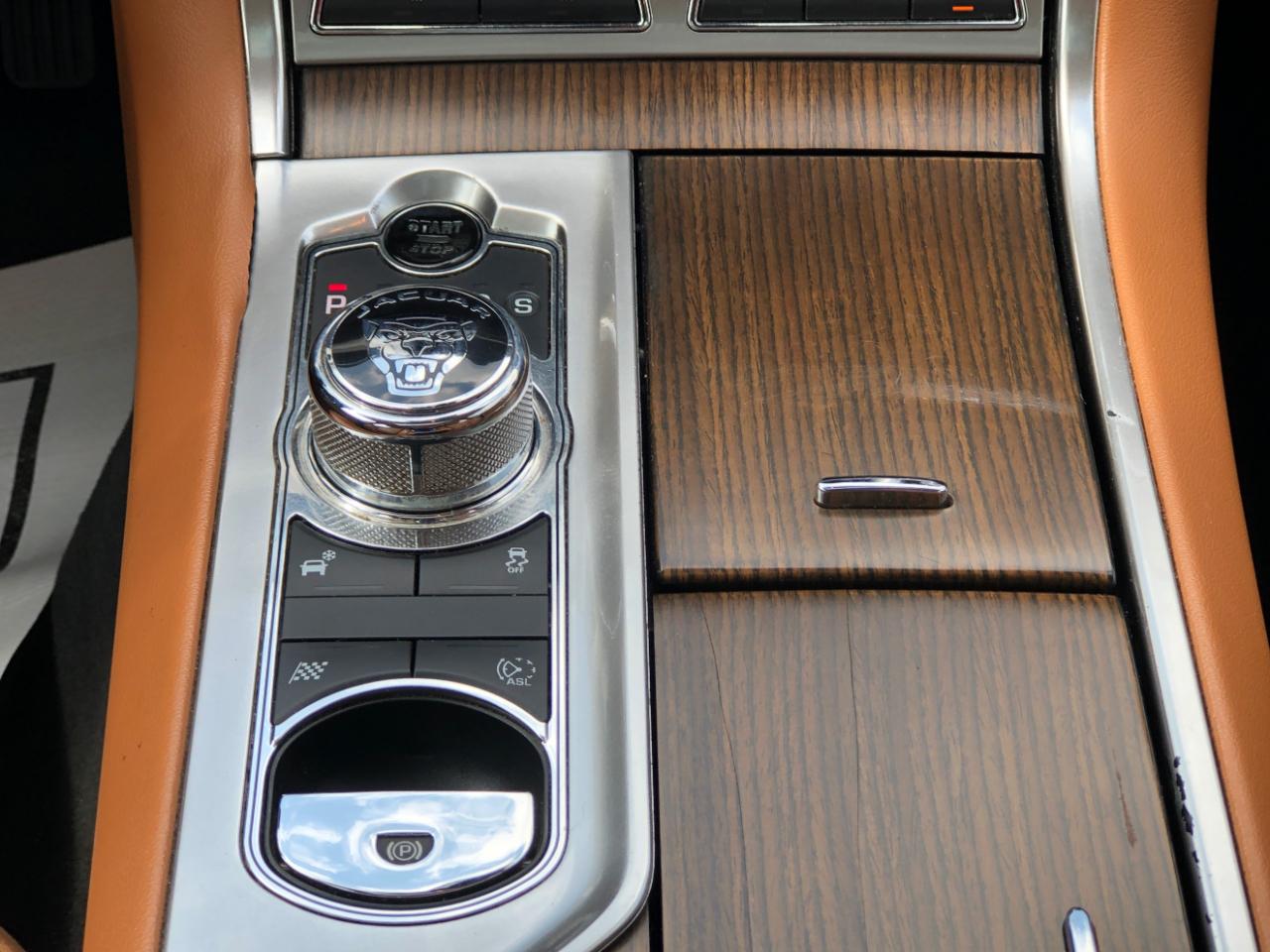 Jaguar XF 4dr Sdn V6 Sport AWD 2015