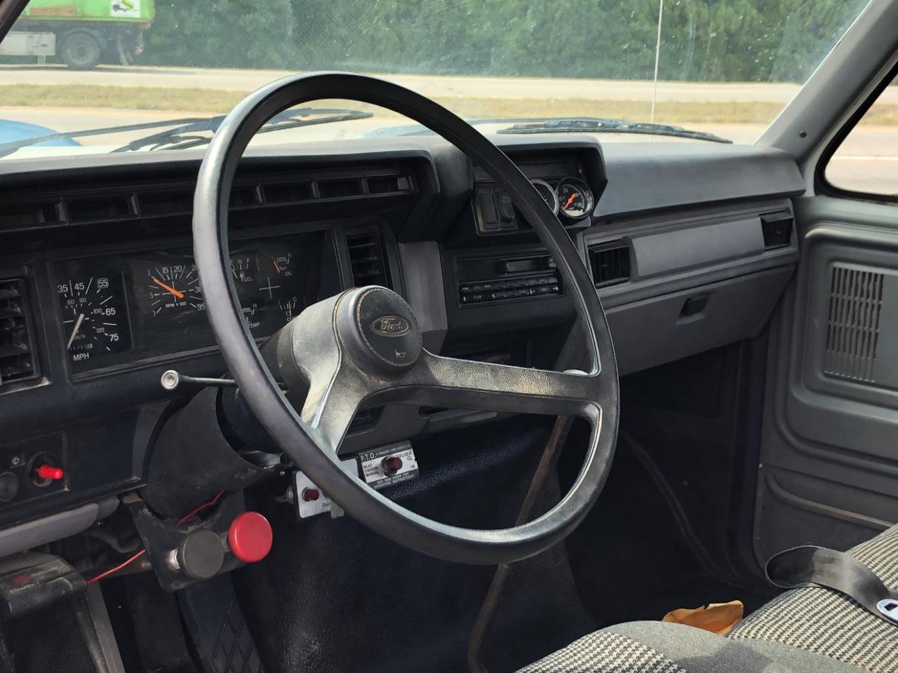 Ford F800 - 1999